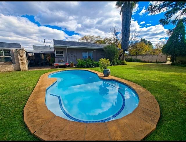 4 BEDROOM HOUSE FOR SALE IN THREE RIVERS